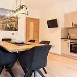Arrivar Apartment *
